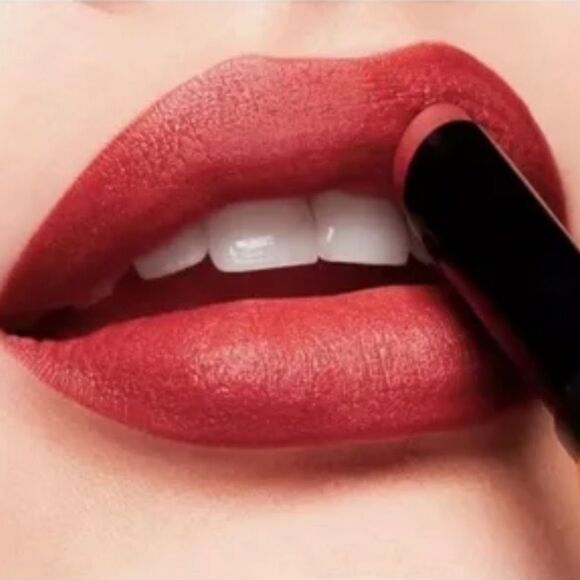 MAC Velvet Blur Lipstick in Nice Spice (Warm pinky red) - Picture 7 of 15